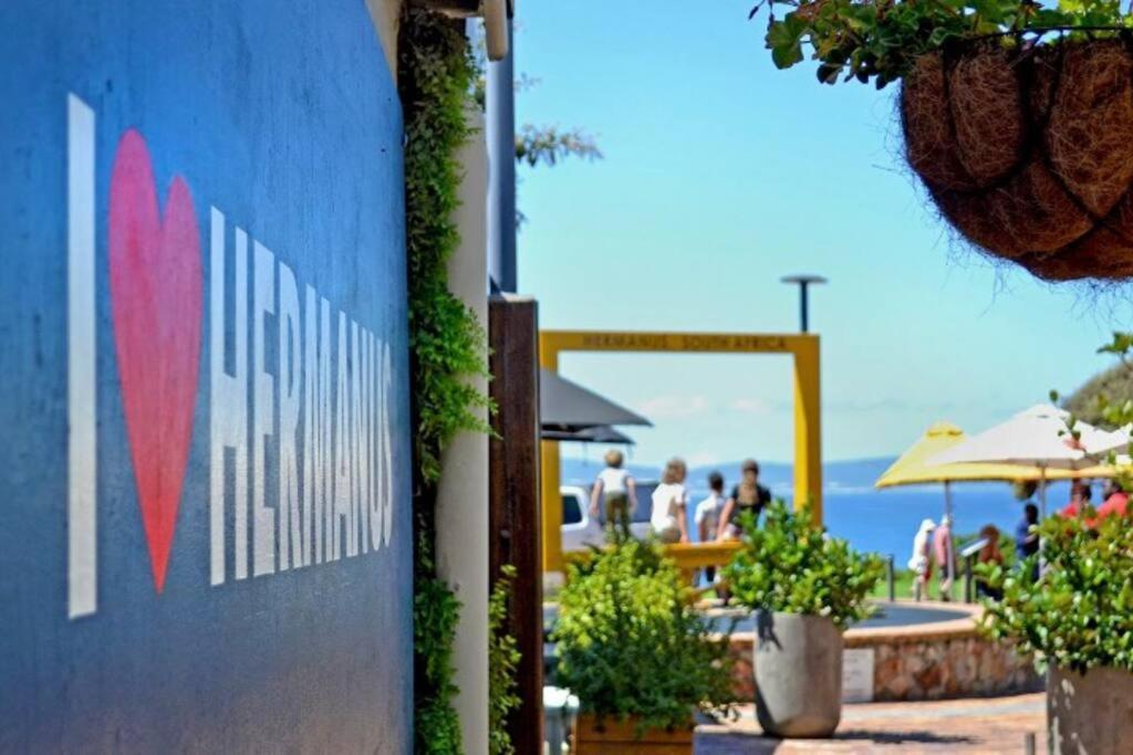 Hermanus Waterfront, Sea View Apartment With Balcony Buitenkant foto