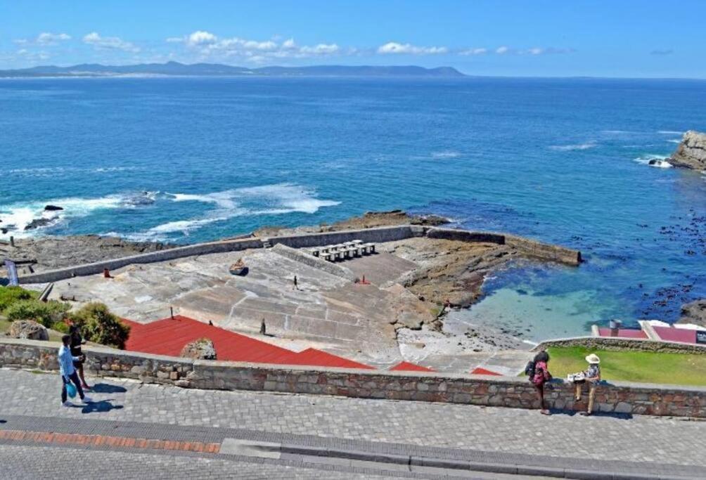 Hermanus Waterfront, Sea View Apartment With Balcony Buitenkant foto